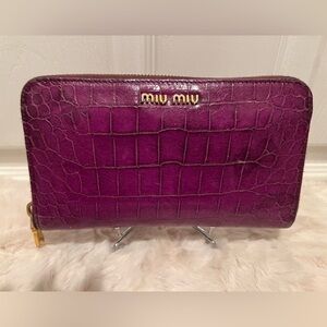 MIU MIU CROCK EMBOSSED PURPLE LEATHER WALLET